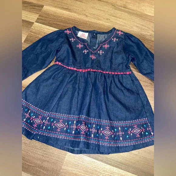 4T Top - Picture 2 of 5